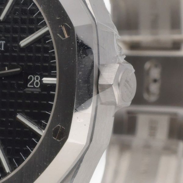 Audemars Piguet Royal Oak 15400ST.OO.1220ST.01